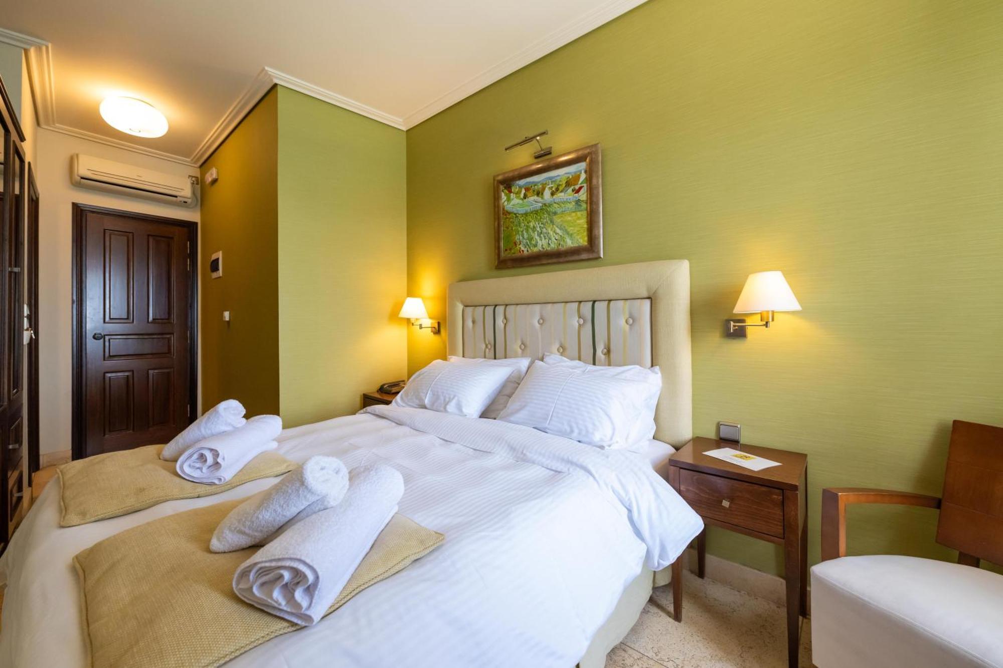 La Boheme Hotel Gythio Eksteriør billede