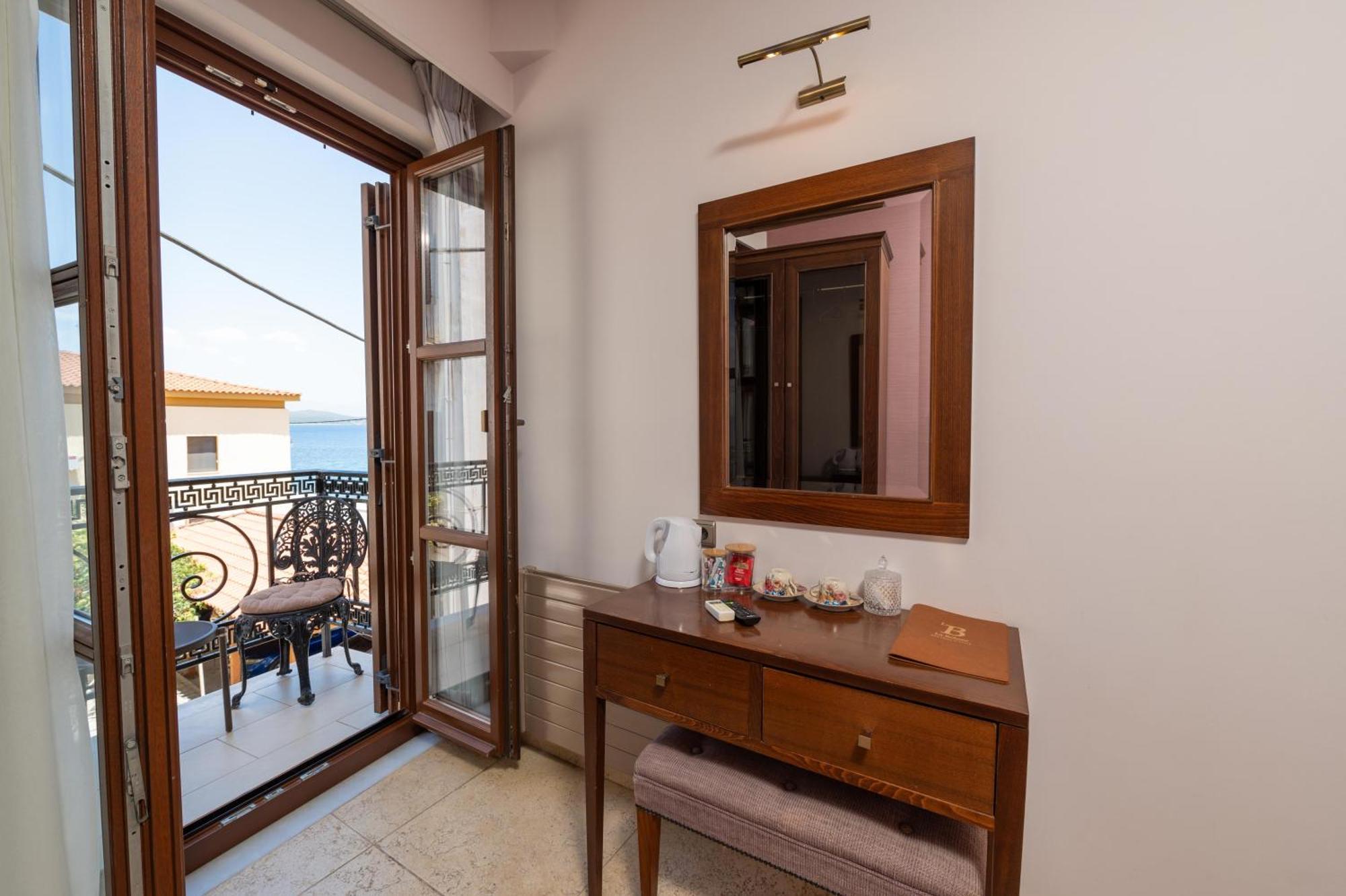 La Boheme Hotel Gythio Eksteriør billede